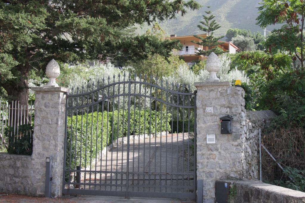 Lomarchi Holiday Home Carini Extérieur photo