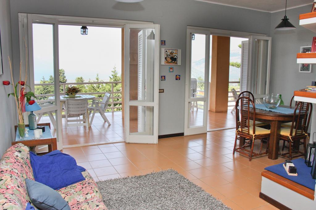 Lomarchi Holiday Home Carini Extérieur photo