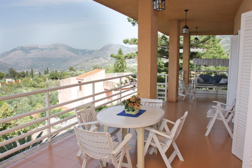Lomarchi Holiday Home Carini Extérieur photo